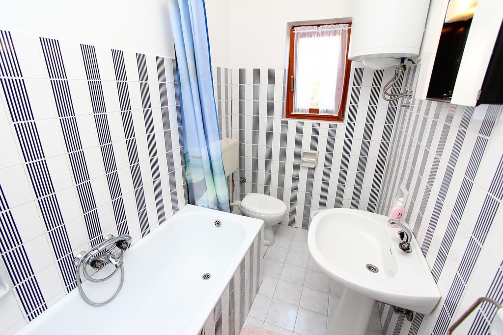 Apartments Antolovic Ровінь Екстер'єр фото