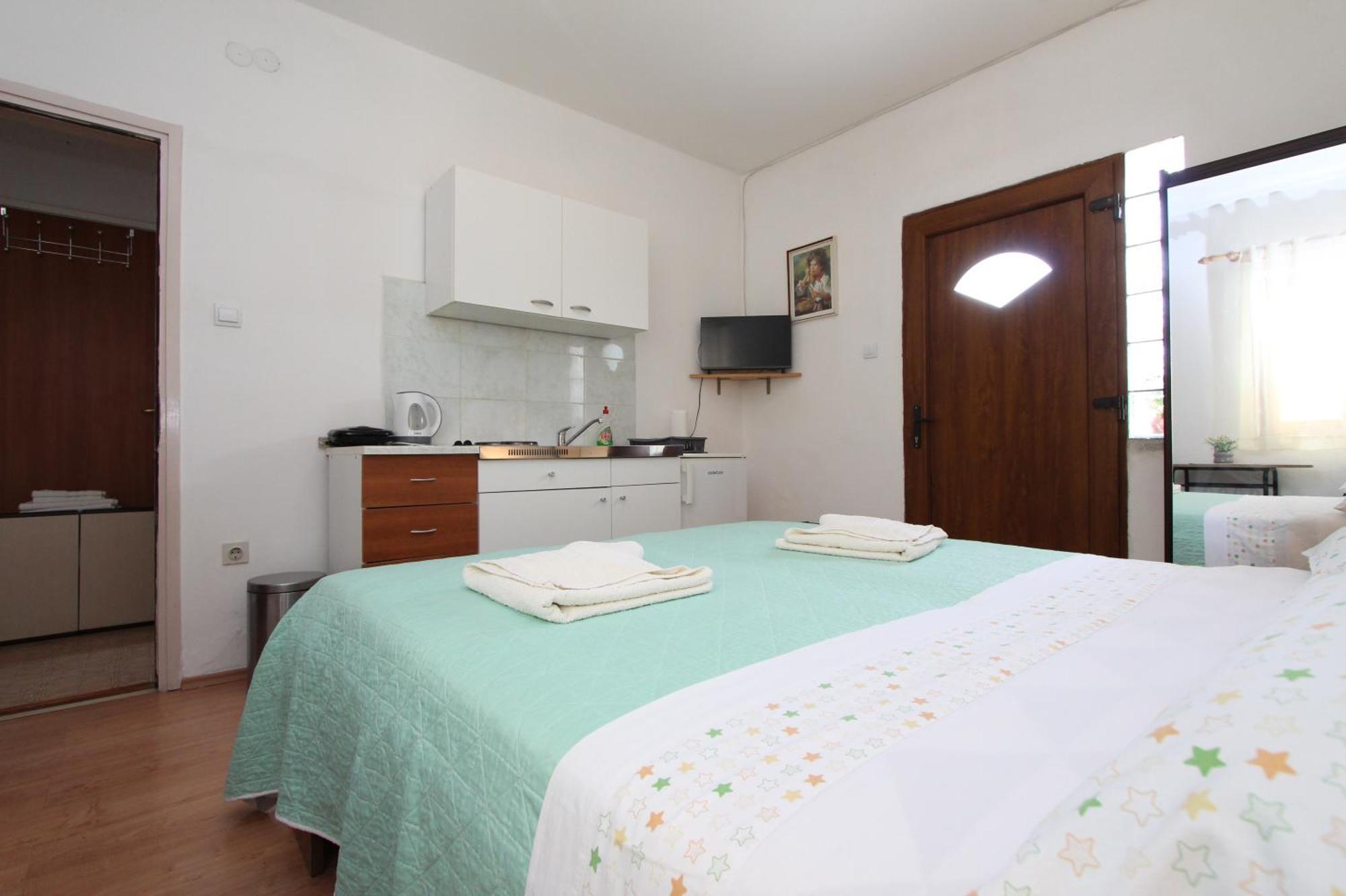 Apartments Antolovic Ровінь Екстер'єр фото