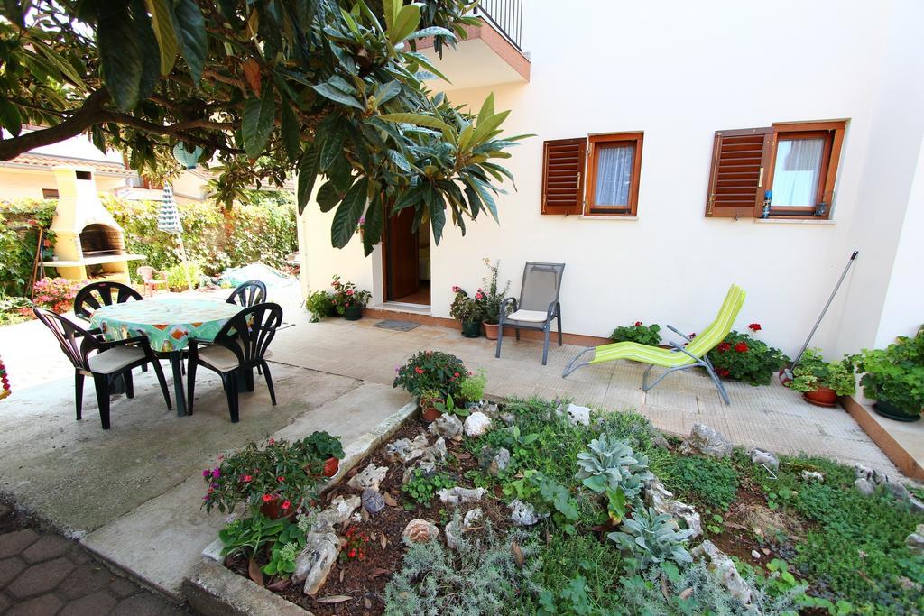 Apartments Antolovic Ровінь Номер фото