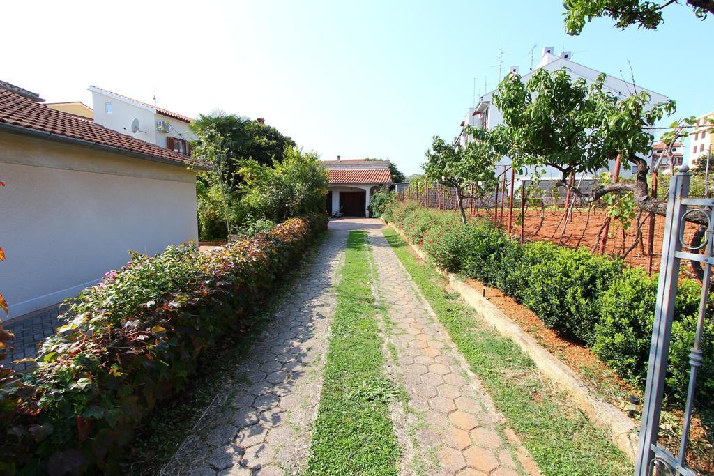 Apartments Antolovic Ровінь Екстер'єр фото
