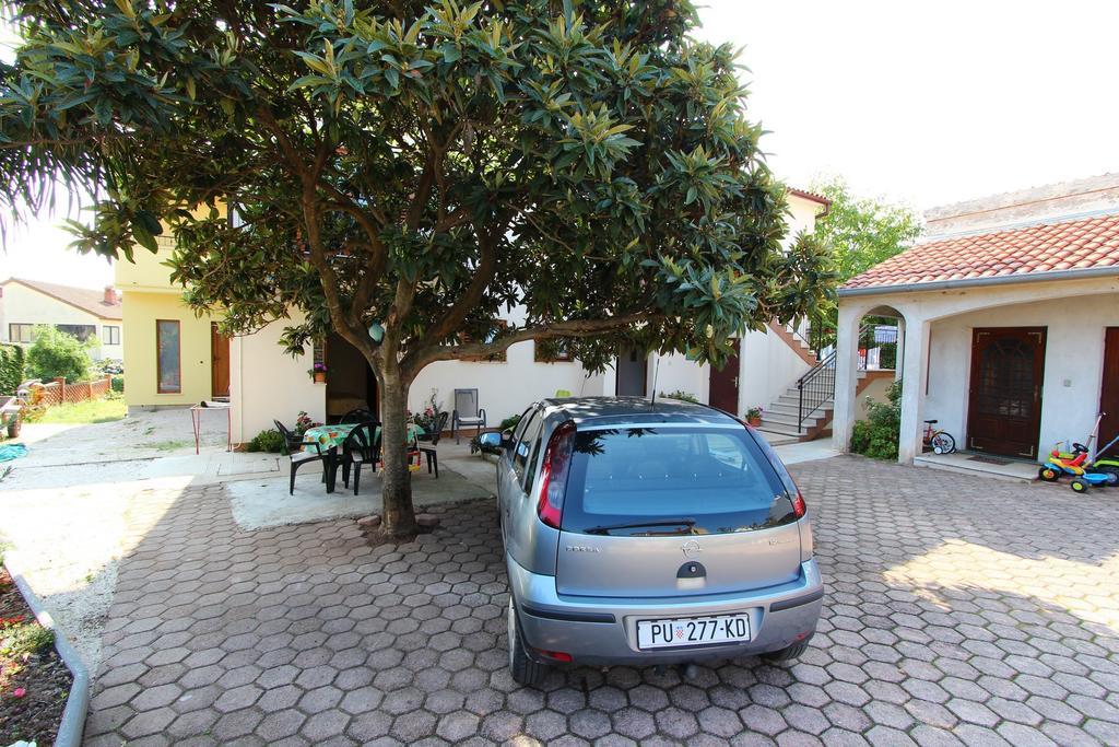 Apartments Antolovic Ровінь Екстер'єр фото