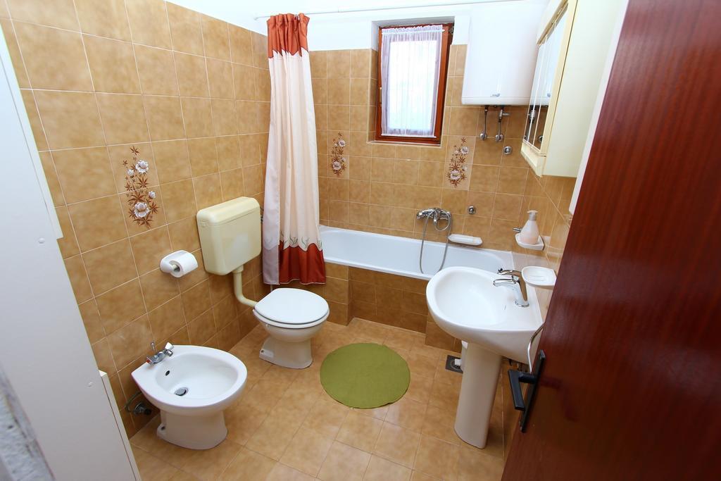 Apartments Antolovic Ровінь Екстер'єр фото